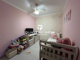 Casa de andar na Aruana em rua pública