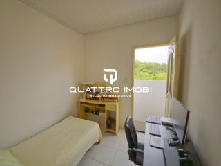 Casa de andar na Farolândia em rua pública