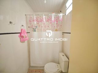 Casa de andar na Farolândia em rua pública