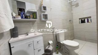 Casa em rua pública no bairro Farolândia