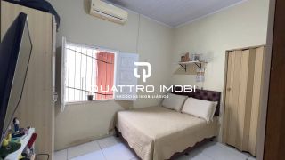 Casa em rua pública no bairro Farolândia