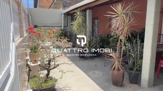 Casa em rua pública no bairro Farolândia