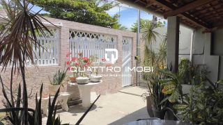 Casa em rua pública no bairro Farolândia