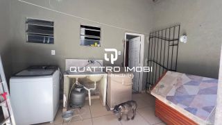 Casa em rua pública no bairro Farolândia