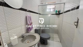 Casa em rua pública no bairro Farolândia