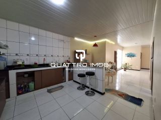 Casa em rua pública Aruana