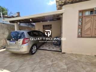 Casa em rua pública Aruana