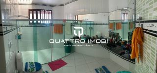 Casa em rua pública no bairro Atalaia