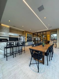 CASA DE ALTO PADRÃO NA CIDADE ALPHA