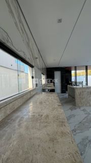CASA DUPLEX DE ESQUINA NA CIDADE ALPHA
