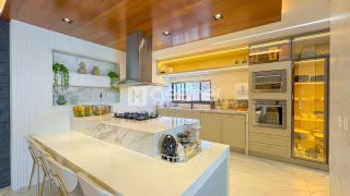 BELÍSSIMA DUPLEX PORTEIRA FECHADA NA CIDADE ALPHA