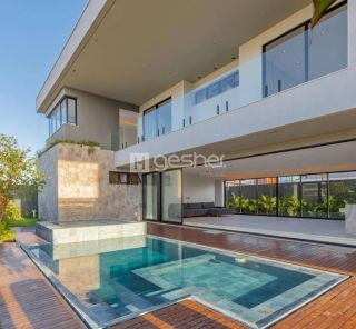 CASA DUPLEX NA CIDADE ALPHA