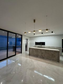 CASA DUPLEX NA CIDADE ALPHA