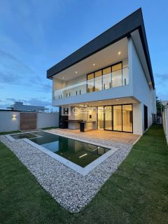 CASA DUPLEX NA CIDADE ALPHA