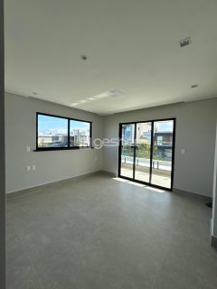 BELÍSSIMA CASA DUPLEX NA CIDADE ALPHA