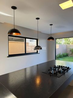 BELÍSSIMA CASA DUPLEX NA CIDADE ALPHA
