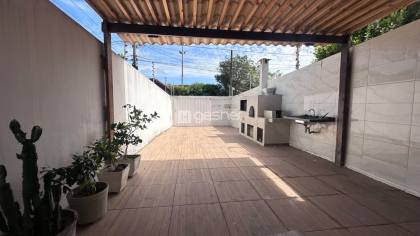 CASA SOLTA NA LAGOA REDONDA