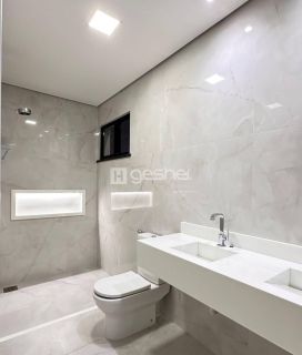CASA DUPLEX NA CIDADE ALPHA