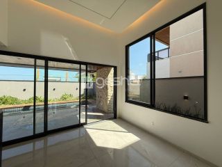 CASA PLANA NA CIDADE ALPHA
