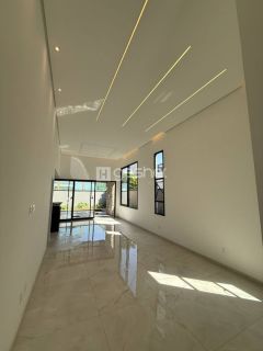 CASA PLANA NA CIDADE ALPHA