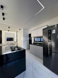 CASA PLANA PORTEIRA FECHADA NA CIDADE ALPHA