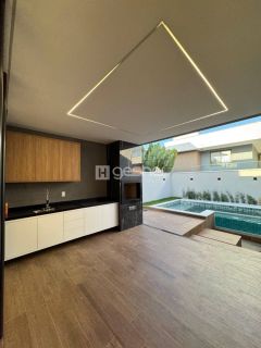 CASA PLANA PORTEIRA FECHADA NA CIDADE ALPHA
