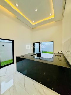 CASA PLANA NA CIDADE ALPHA