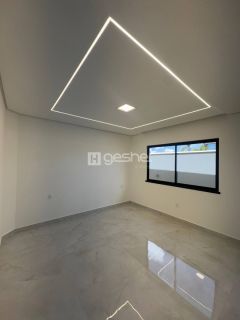 BELÍSSIMA CASA PLANA NA CIDADE ALPHA