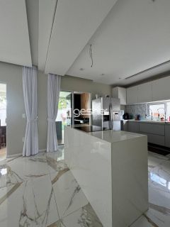 CASA DUPLEX NA CIDADE ALPHA