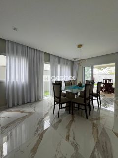 CASA DUPLEX NA CIDADE ALPHA