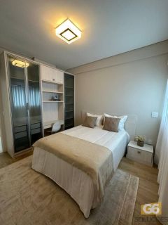 Amplo apartamento mobiliado, pronto para morar em Meia Praia!