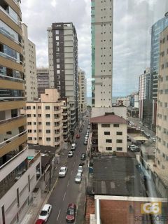 Amplo apartamento mobiliado, pronto para morar em Meia Praia!