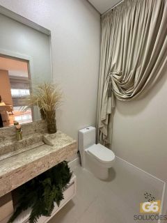 Amplo apartamento mobiliado, pronto para morar em Meia Praia!