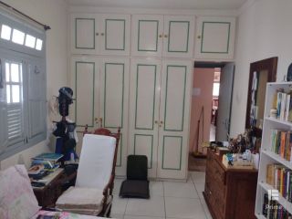 Casa no bairro de Campo Grande, próximo a estrada de Belém, com 5 quartos.