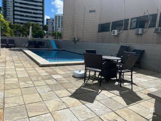 Apartamento amplo, localizado no bairo da encruzilhada, frente para a rua Dr. José Maria