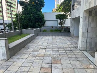 Apartamento amplo, localizado no bairo da encruzilhada, frente para a rua Dr. José Maria