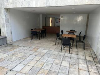 Apartamento amplo, localizado no bairo da encruzilhada, frente para a rua Dr. José Maria
