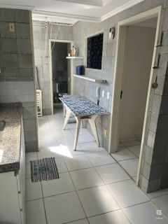 Apartamento amplo, localizado no bairo da encruzilhada, frente para a rua Dr. José Maria