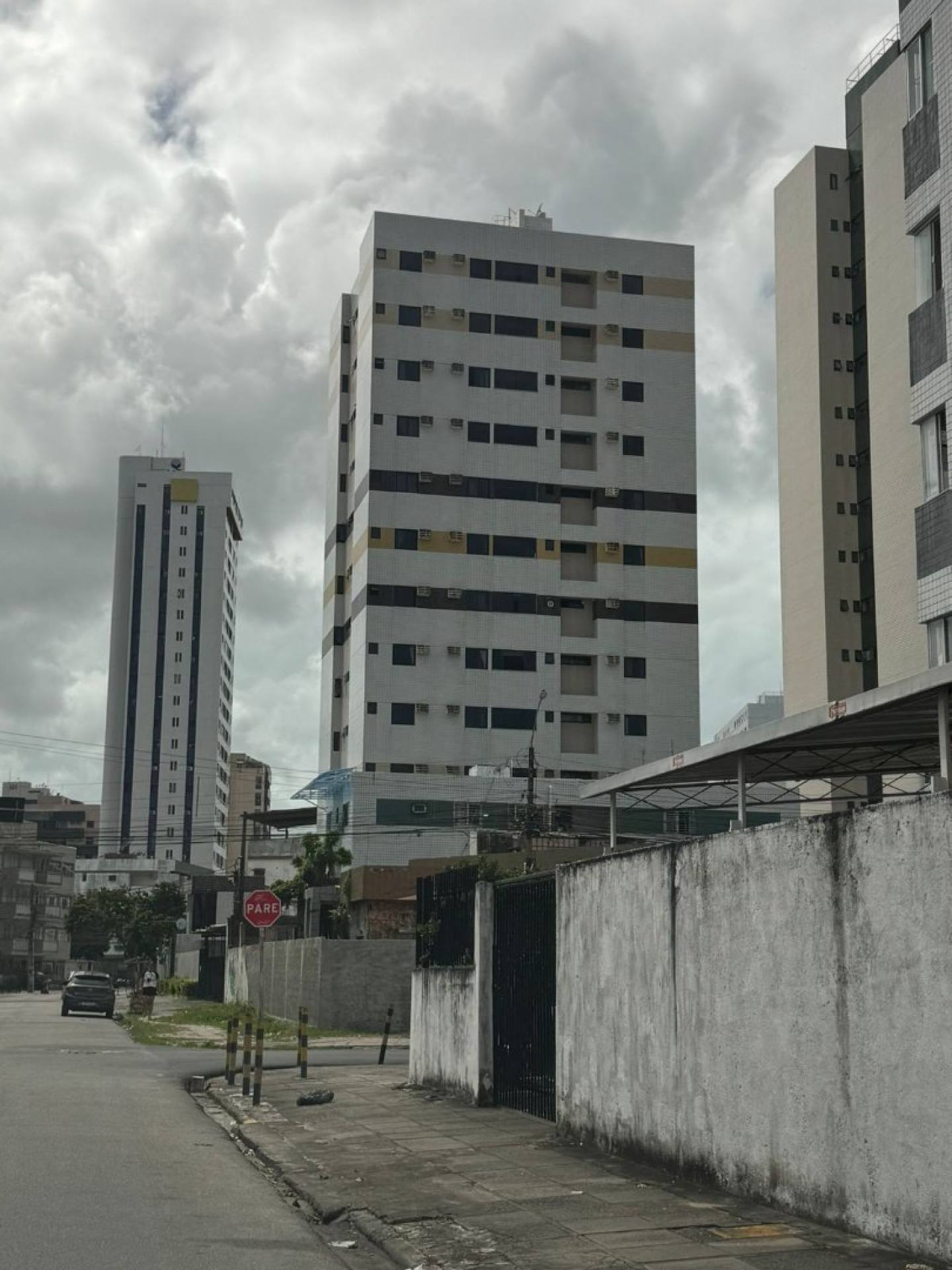 Apartamento com 3 quartos 1 suíte em casa Caiada.