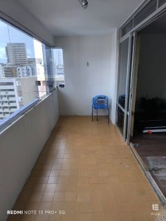 Apartamento Duplex de Cobertura, com 4 quartos, uma suíte, três varandas amplas