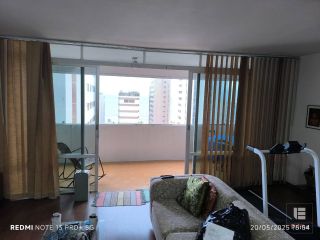 Apartamento Duplex de Cobertura, com 4 quartos, uma suíte, três varandas amplas