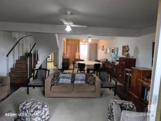 Apartamento Duplex de Cobertura, com 4 quartos, uma suíte, três varandas amplas