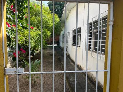 Casa ampla, em exelente estado de conservação, localização excelente, rua ampla e de fácil acesso.