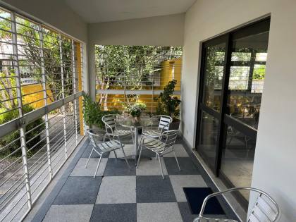 Casa ampla, em exelente estado de conservação, localização excelente, rua ampla e de fácil acesso.