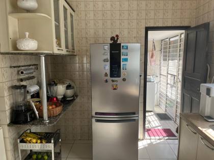 Casa ampla, em exelente estado de conservação, localização excelente, rua ampla e de fácil acesso.