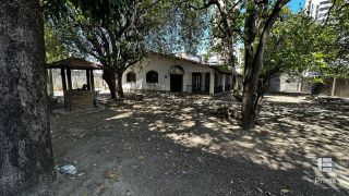 Casa com Lote para Venda em Candeias a 100m do mar