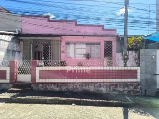 Casa para Vender com 4 quartos 1 Suíte em Casa Amarela