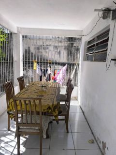 Casa para Vender com 4 quartos 1 Suíte em Casa Amarela