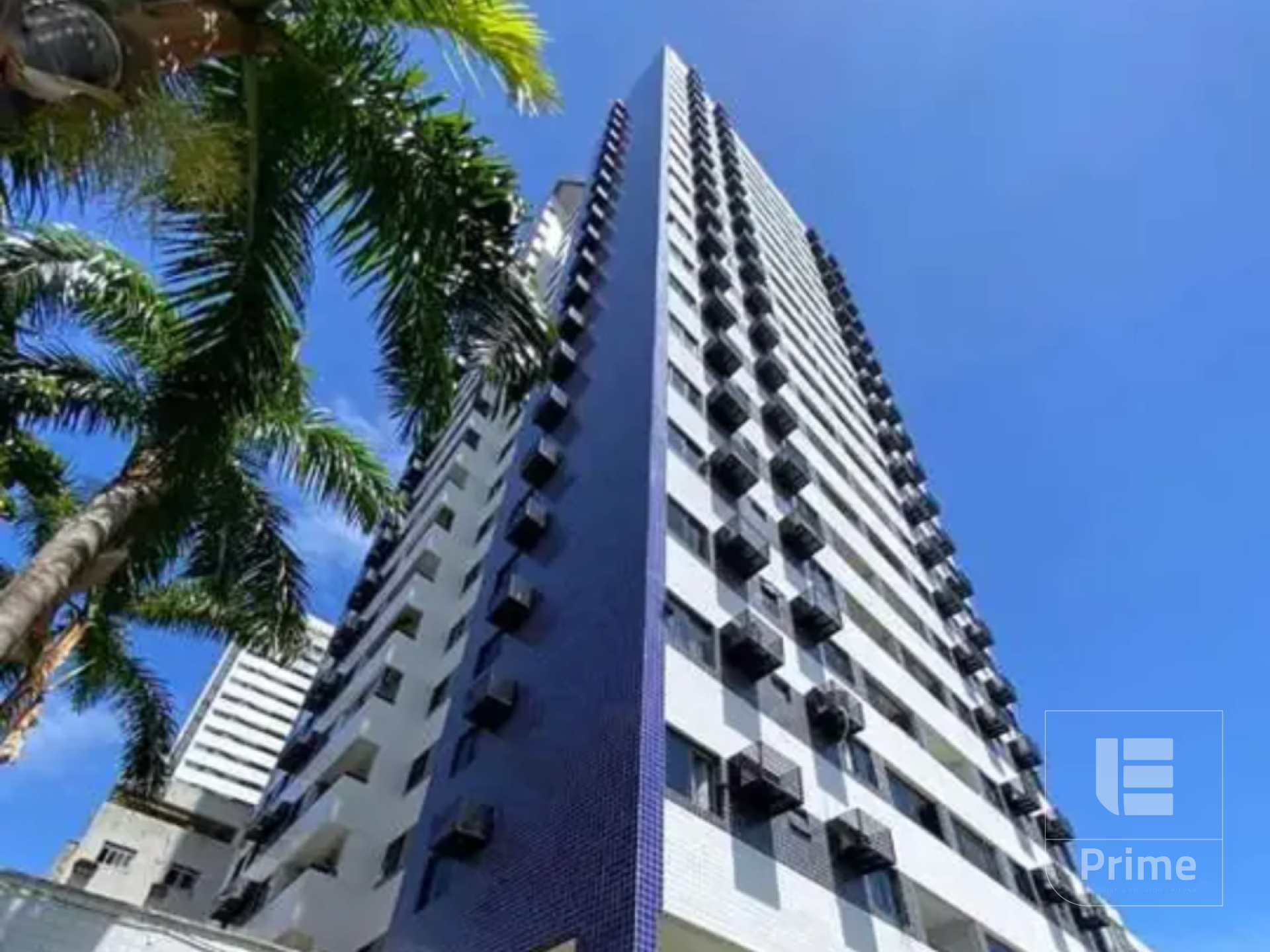 Apartamento à Venda em Boa Viagem com 3 Quartos e Lazer