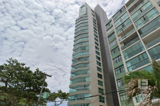 Apartamento para venda Av. Boa Viagem, 4 Suítes, Frente Mar, Porteira Fechada
